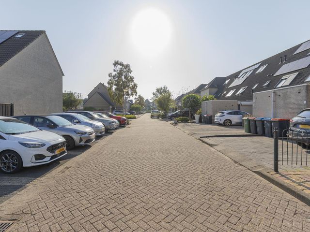 Volkerak 28, Brielle