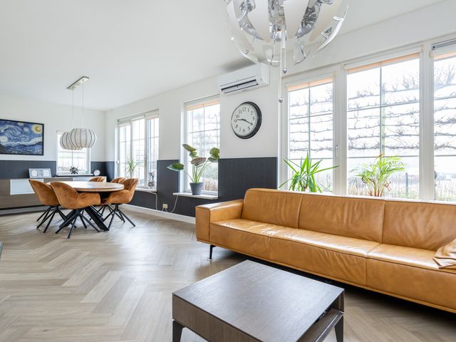 Zuiddijk 24, Oude-Tonge