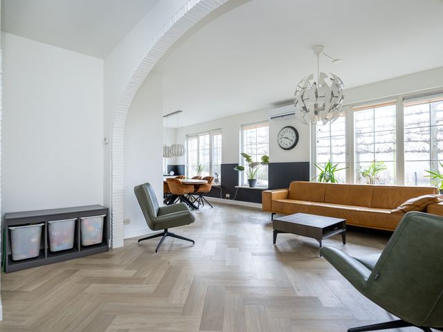 Zuiddijk 24, Oude-Tonge