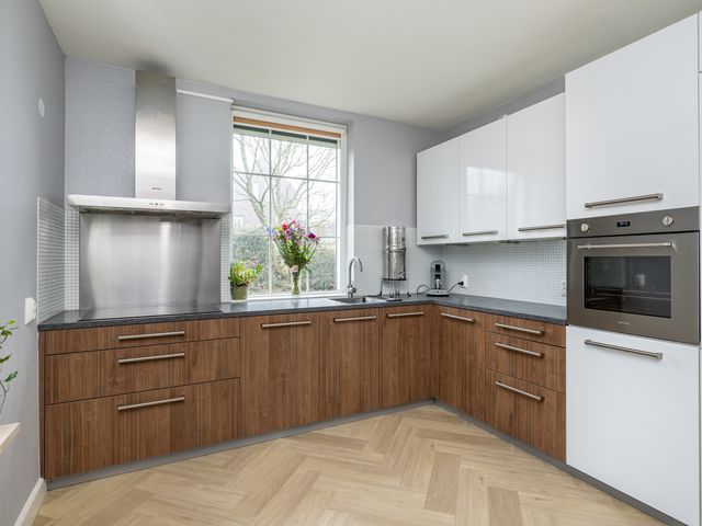 Zuiddijk 24, Oude-Tonge