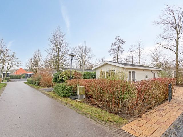Droompark Buitenhuizen 270, Velsen-Zuid