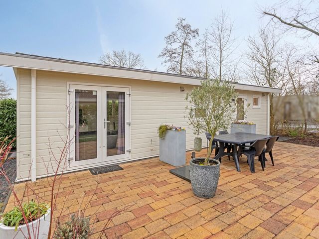 Droompark Buitenhuizen 270, Velsen-Zuid
