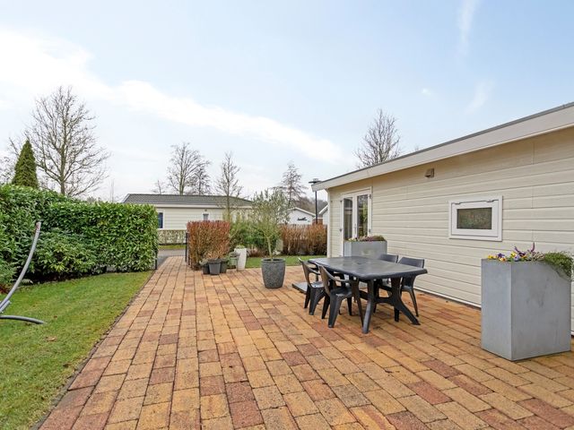 Droompark Buitenhuizen 270, Velsen-Zuid