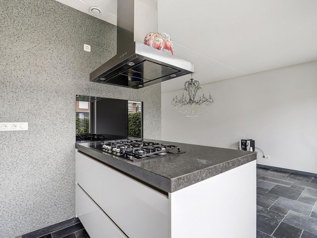 Jan Wolkerslaan 6, Kloetinge