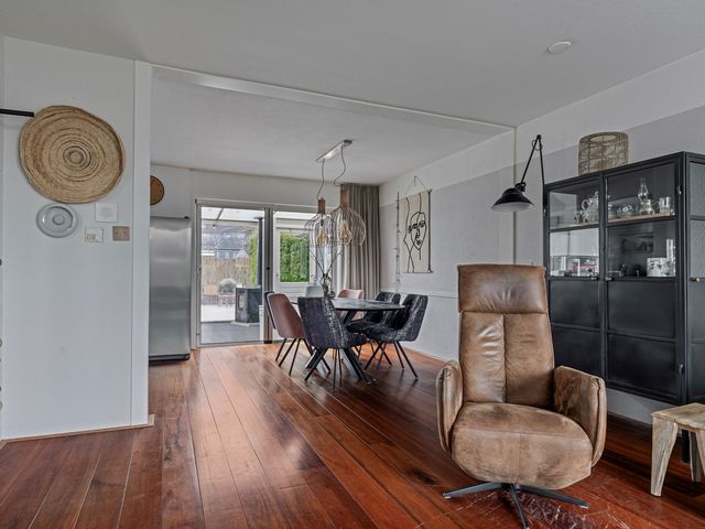 Amazonestraat 11, Luttelgeest