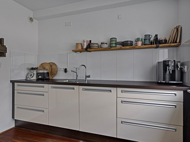 Amazonestraat 11, Luttelgeest