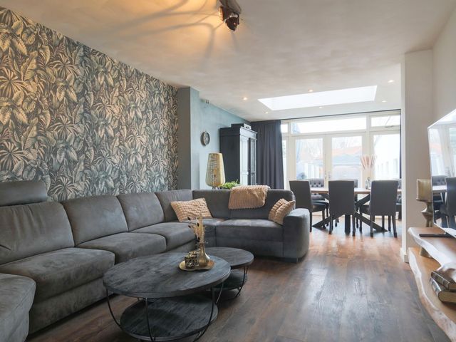 Burgemeester Molstraat 8, Gilze