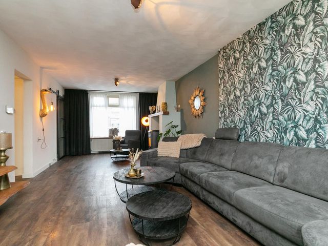 Burgemeester Molstraat 8, Gilze
