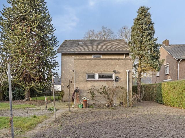 Burgemeester van Erpstraat 32, Berghem