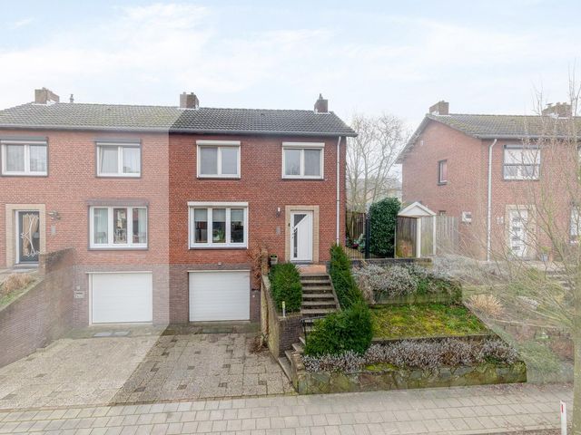 Rembrandtstraat 16, Reuver