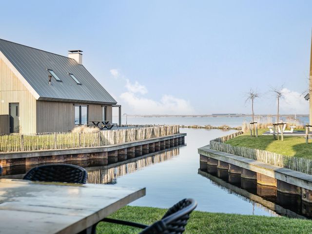 Oesterdam 303, Tholen