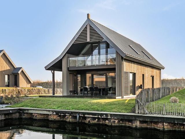 Oesterdam 303, Tholen