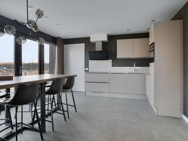 Oesterdam 303, Tholen