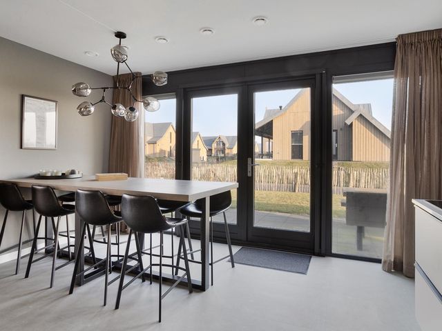 Oesterdam 303, Tholen