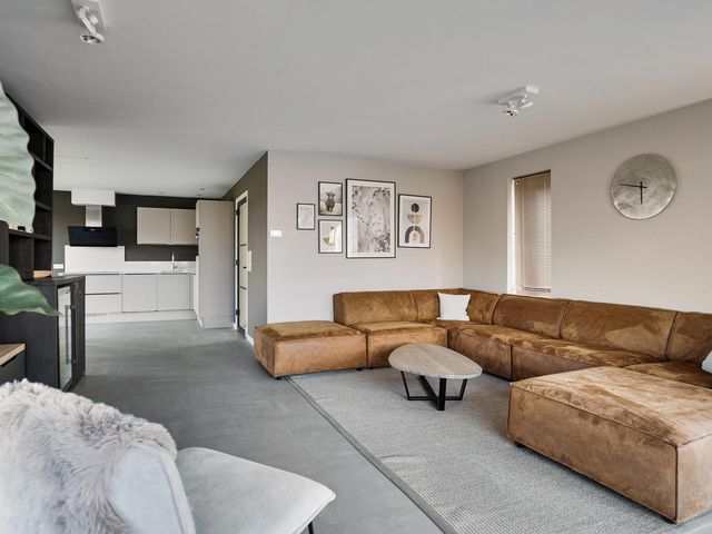 Oesterdam 303, Tholen