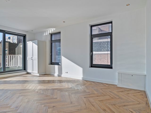 Fahrenheitstraat 12, Den Haag