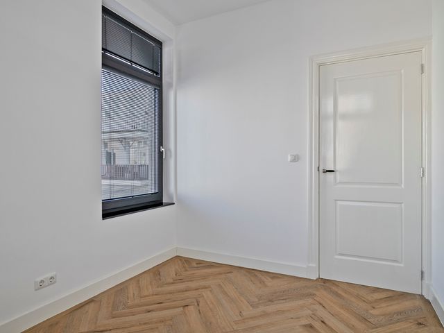 Fahrenheitstraat 12, Den Haag