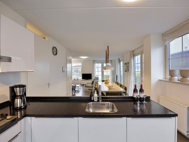 Zeedijk 2 371, Uitdam