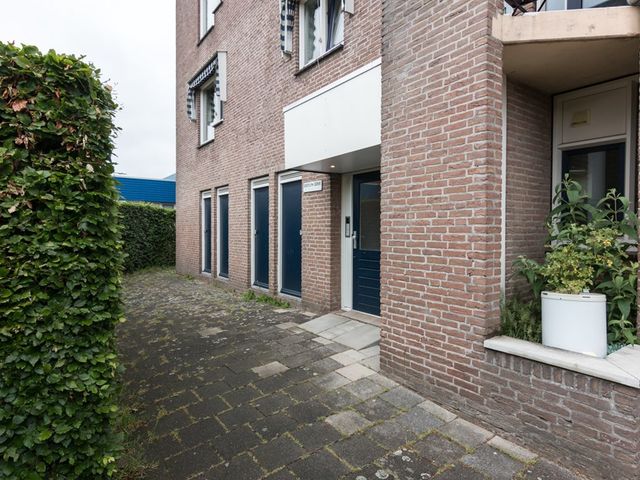 Vlinderveen 1266, Spijkenisse