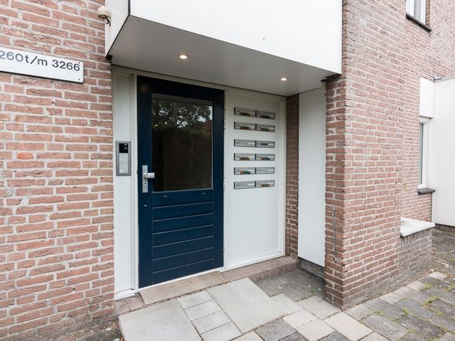 Vlinderveen 1266, Spijkenisse