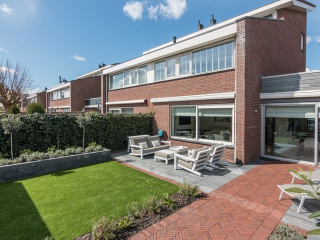 Exatenlaan 14, Spijkenisse