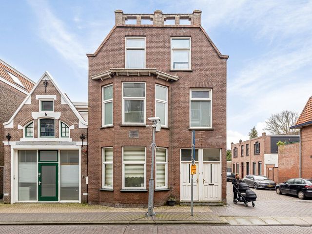 Czaar Peterstraat 9, Zaandam