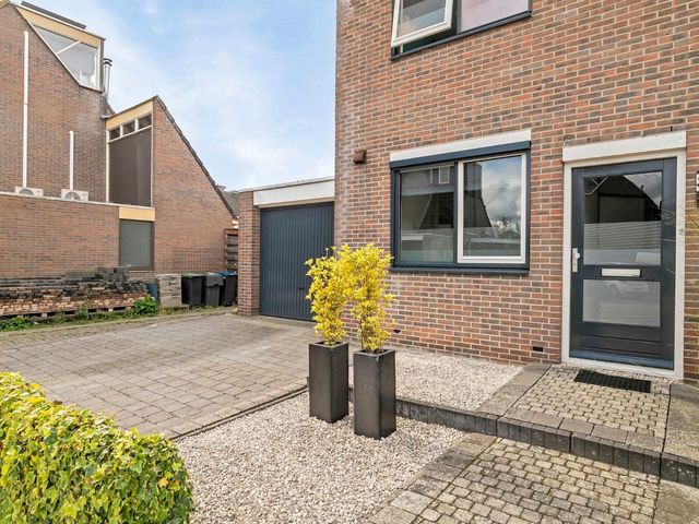 Waterkers 57, Kampen