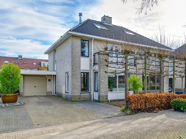 Biezengors 64, Puttershoek