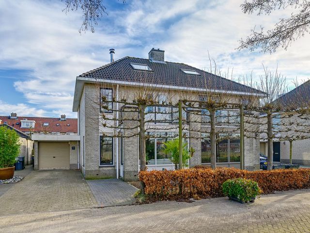 Biezengors 64, Puttershoek