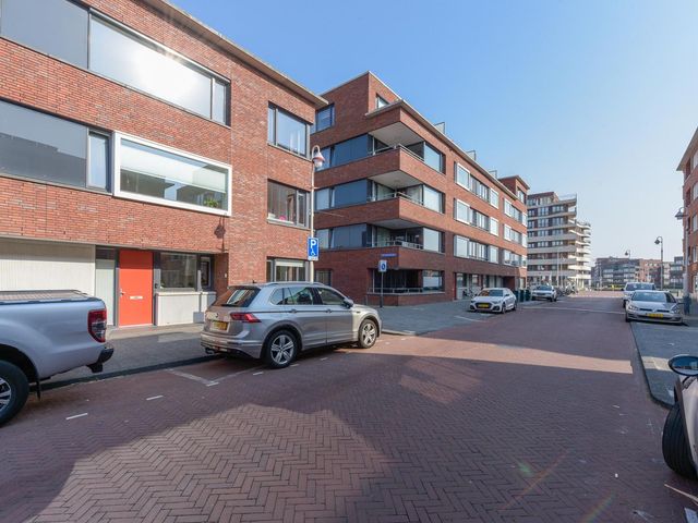Pluvierstraat 7, 'S-Gravenhage
