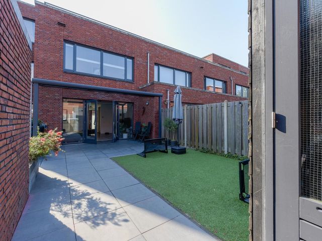 Pluvierstraat 7, 'S-Gravenhage