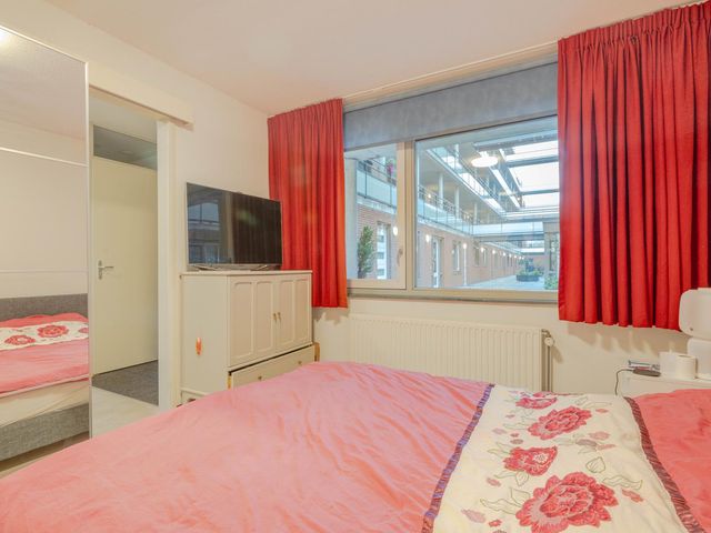 Zanglijsterstraat 15, Rotterdam