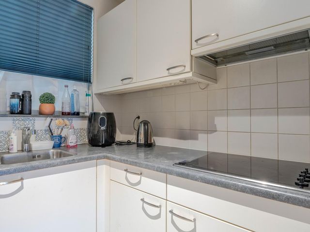Zanglijsterstraat 15, Rotterdam