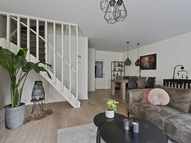 Barietdijk 18, Roosendaal