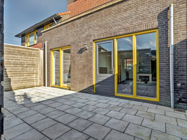 Kremer 10, Reusel