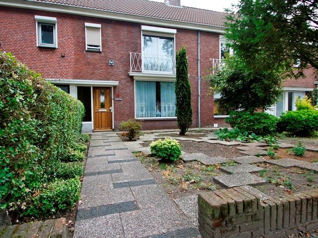 Margrietstraat 8, Rijen