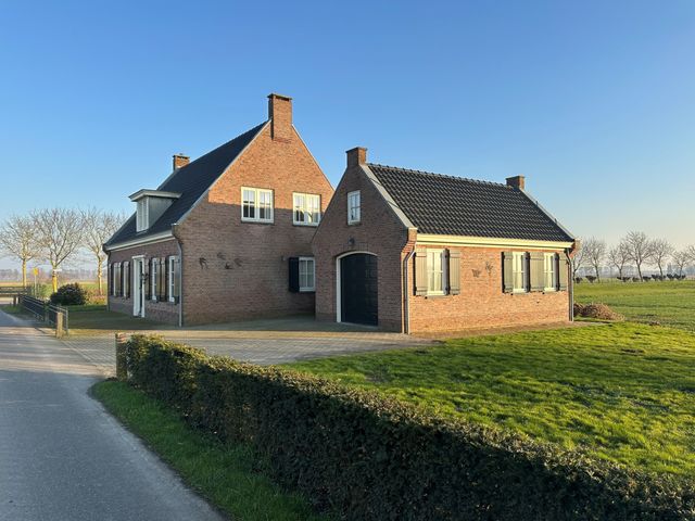 Noord Kavelsedijk 6, Strijen