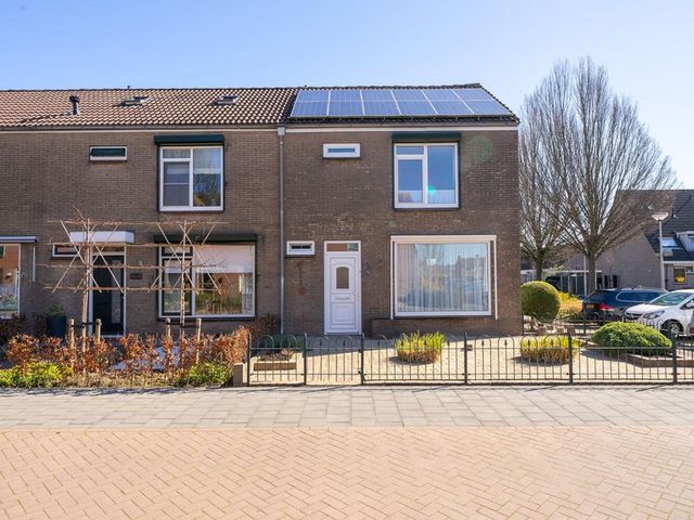 Prins Willem-Alexanderstraat 12, Oud-Alblas