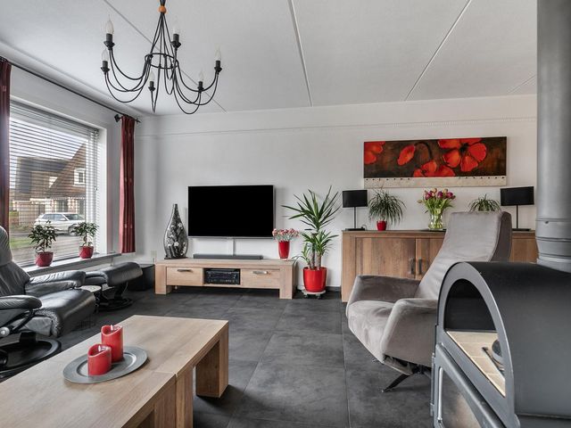 Volkerak 10, Terneuzen