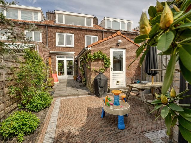 Schoutenburgstraat 32, Oegstgeest