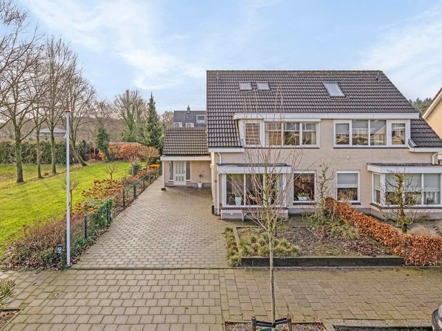 Varenmos 82, Veenendaal