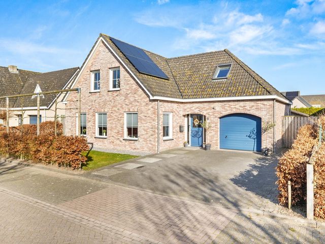 Mgr. L. Dobbelaarstraat 8, Vogelwaarde