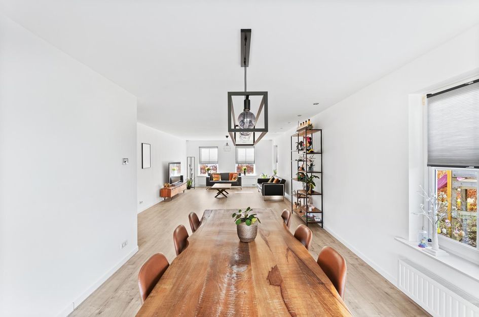 Mgr. L. Dobbelaarstraat 8