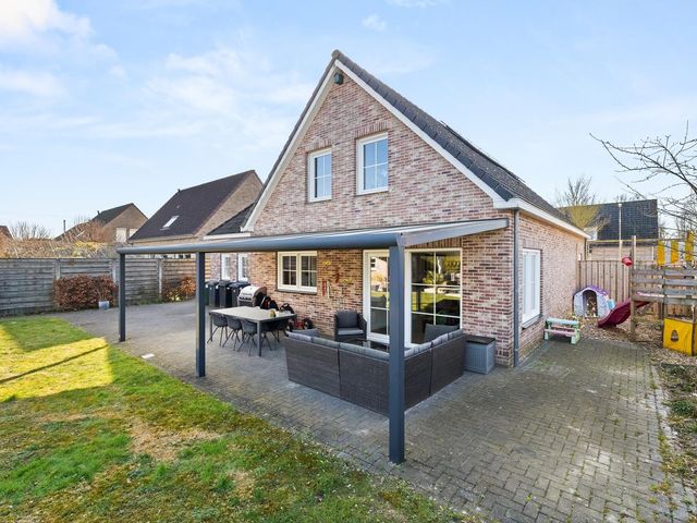 Mgr. L. Dobbelaarstraat 8, Vogelwaarde