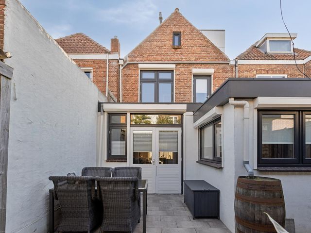 Burgemeester Geillstraat 42, Terneuzen