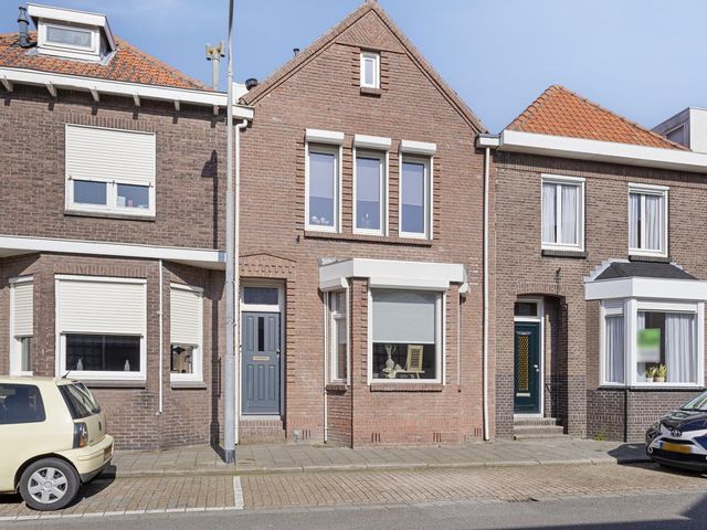 Burgemeester Geillstraat 42, Terneuzen