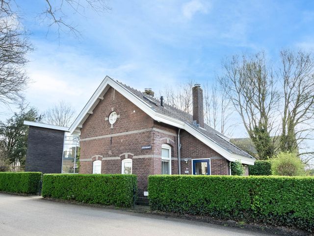 Stationsweg 2, Hooge Zwaluwe