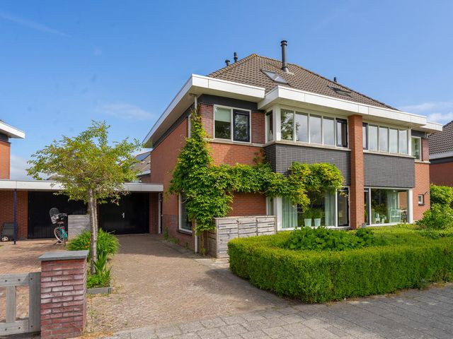 Zuider Kadijk 66, Enkhuizen