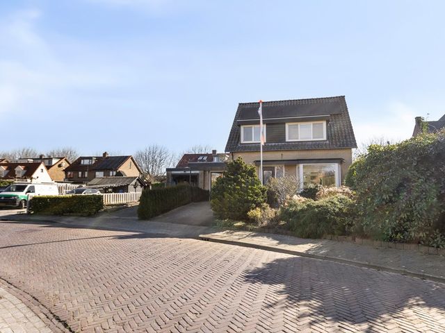 De Ruyterstraat 2, Bunschoten-Spakenburg