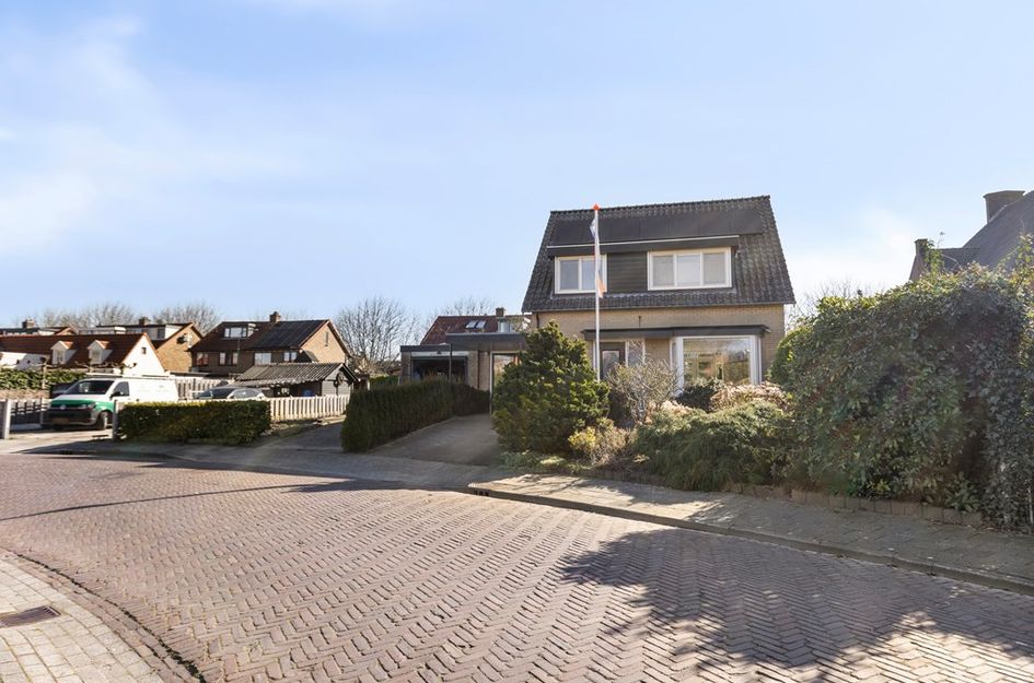 De Ruyterstraat 2
